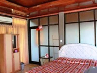 Soka Indah Restaurant & Bungalows Selemadeg  Eksteriør billede