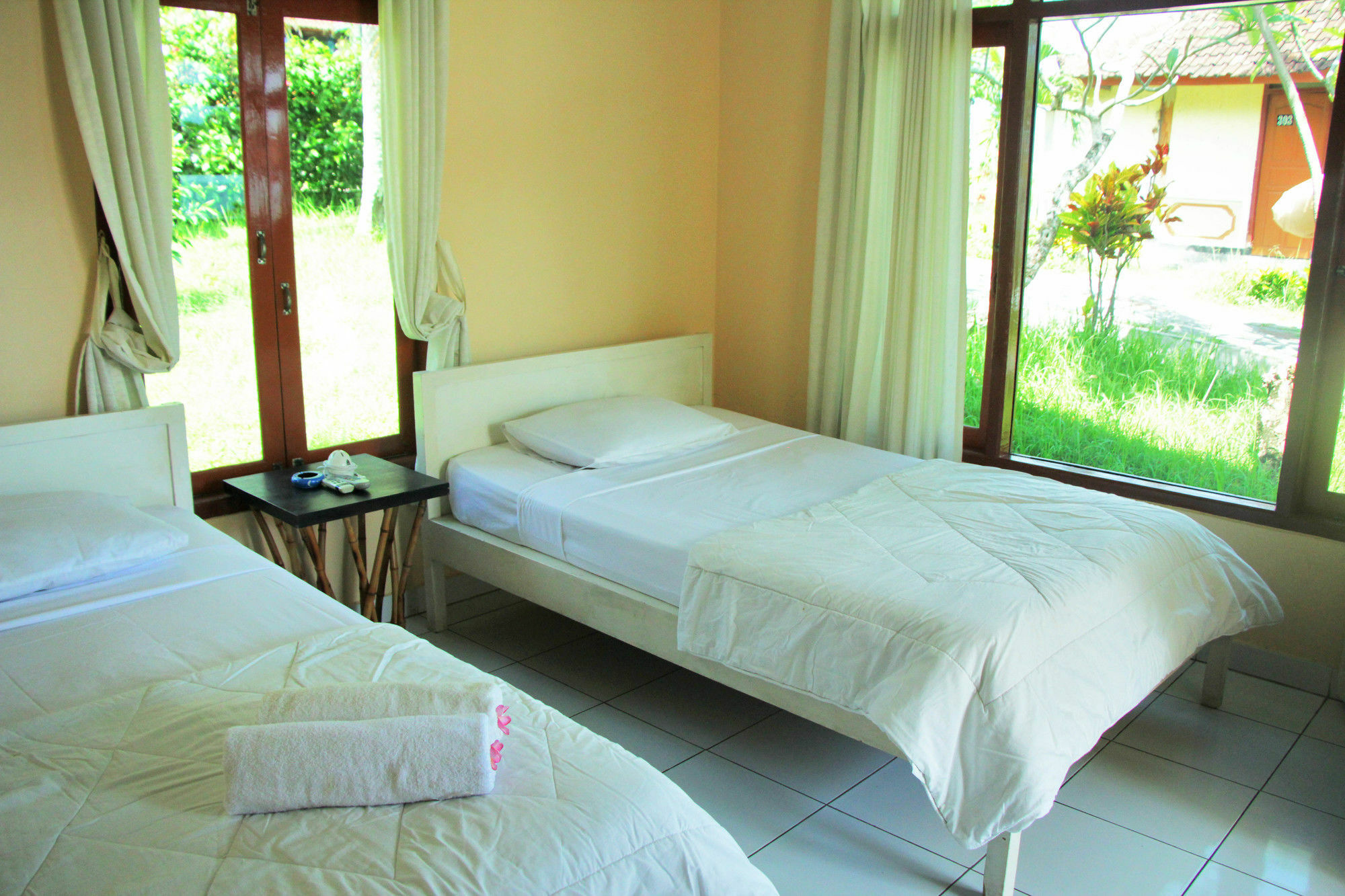 Soka Indah Restaurant & Bungalows Selemadeg  Eksteriør billede
